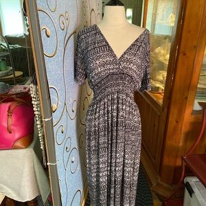 Maxi dress shot sleeve